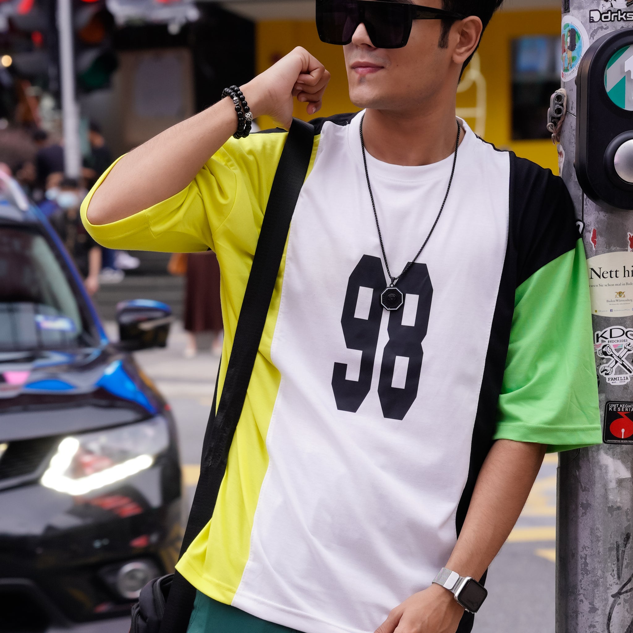 98 VINTAGE OVERSIZED T-SHIRT